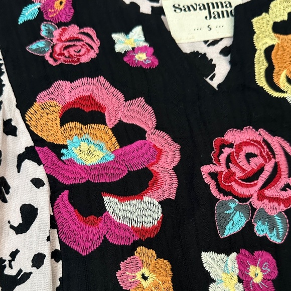 Savannah Jane Boho S Pink leopard embroidered floral Women’s Top - Picture 3 of 10